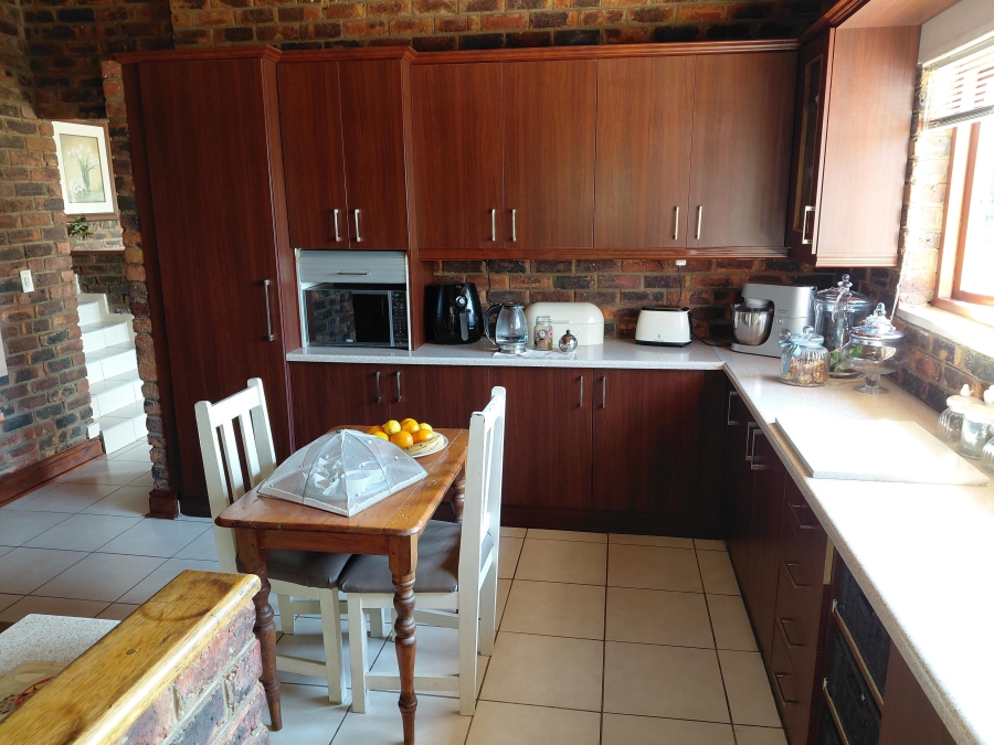 5 Bedroom Property for Sale in Heuwelkruin Eastern Cape